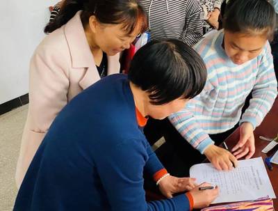 聯(lián)通家校，共架金橋——輝縣市常村鎮(zhèn)中心學(xué)校第七屆家委會(huì)成立暨家庭教育咨詢服務(wù)啟動(dòng)